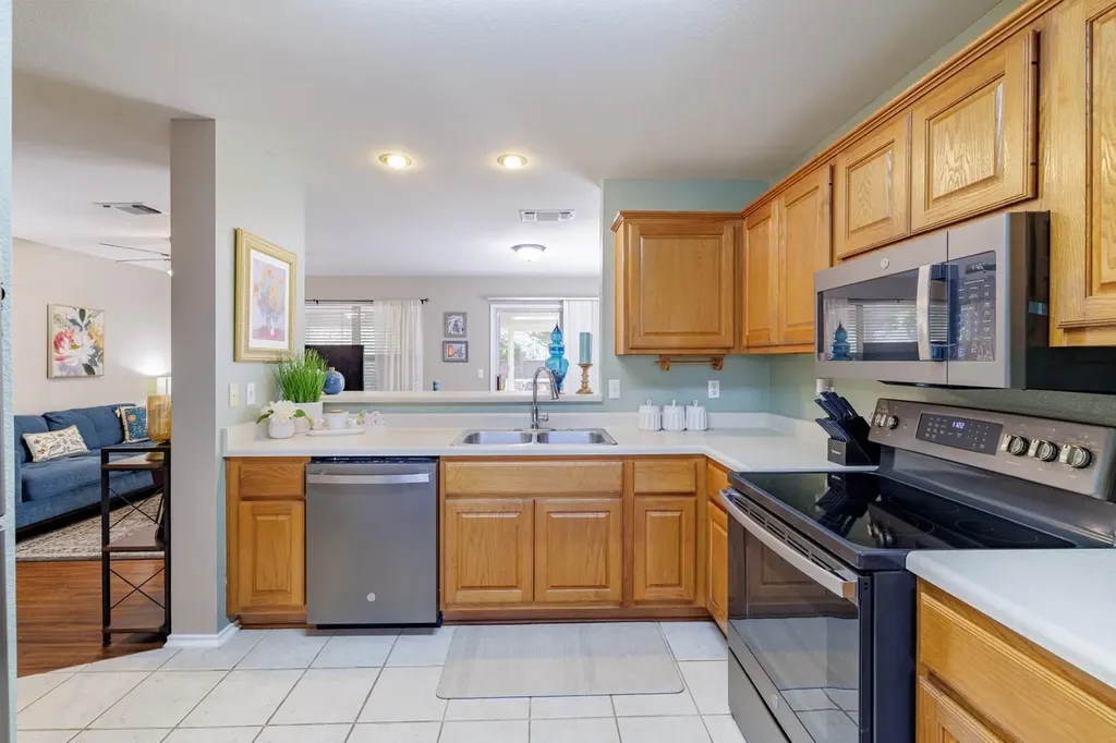 102 Whitewing Way Georgetown TX 78633