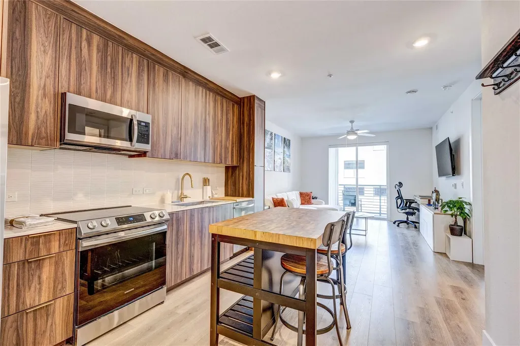 1701 Simond Avenue Austin TX 78723