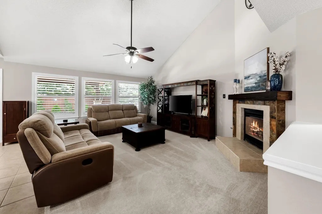 4007 Vista Isle Drive Round Rock TX 78681