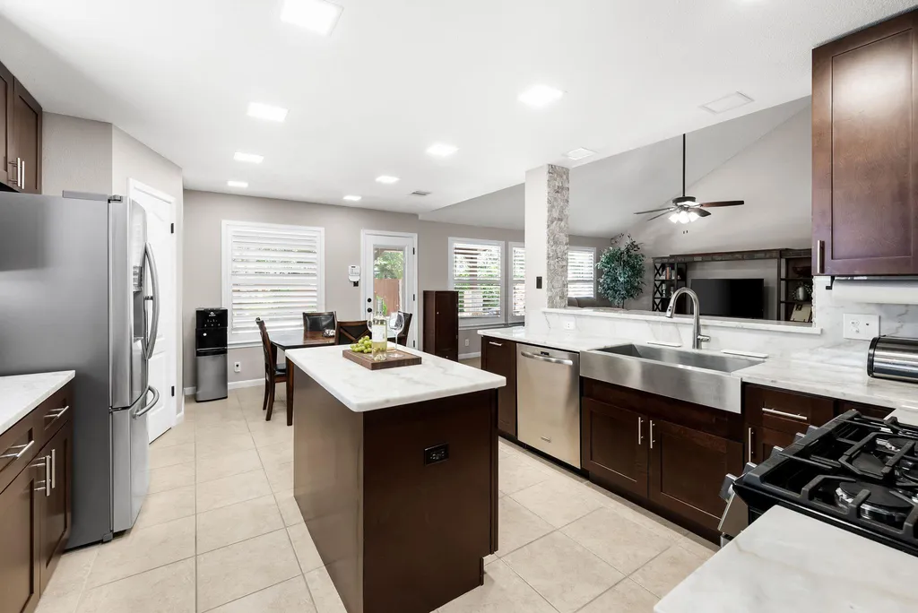 4007 Vista Isle Drive Round Rock TX 78681