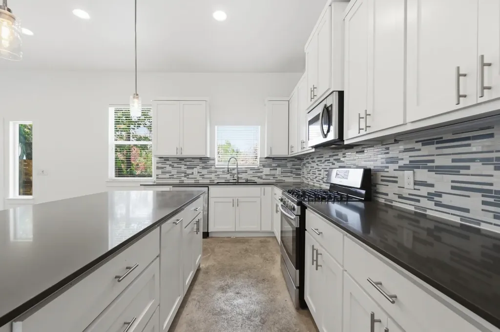 6213 Felix Avenue Austin TX 78741