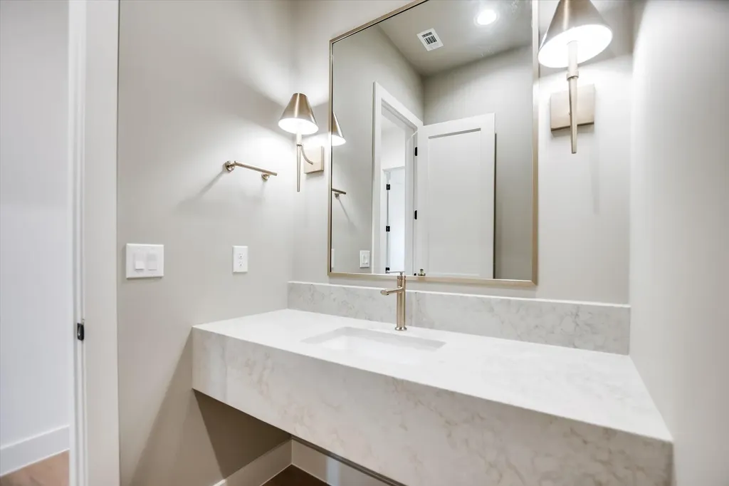 402 Sweet Grass Lane Austin TX 78738