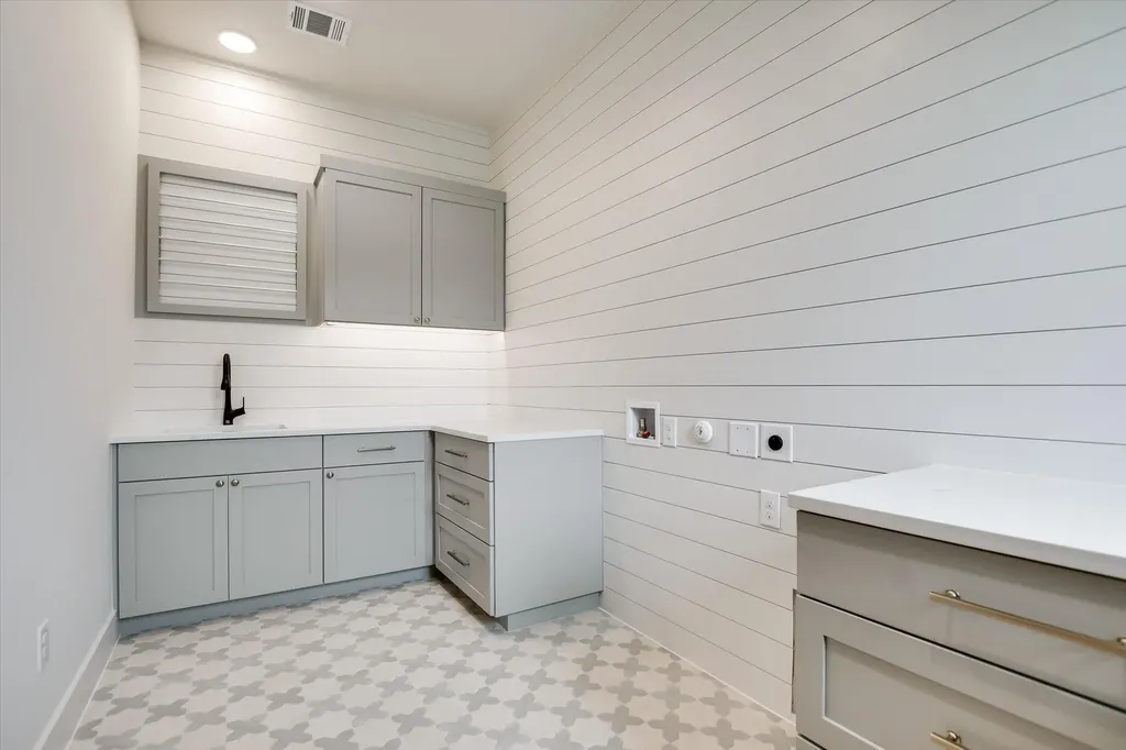 402 Sweet Grass Lane Austin TX 78738