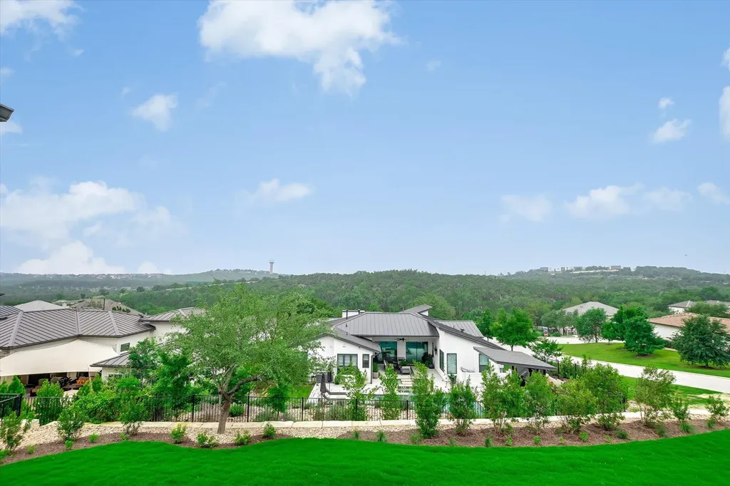 402 Sweet Grass Lane Austin TX 78738