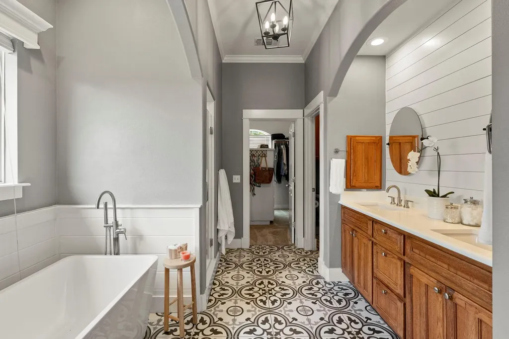 103 Horseshoe Drive Dripping Springs TX 78620