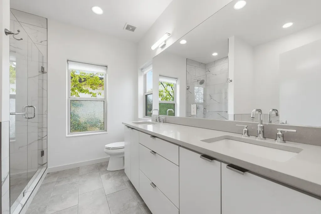 2811 Garwood Street Austin TX 78702