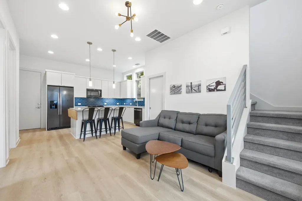2811 Garwood Street Austin TX 78702