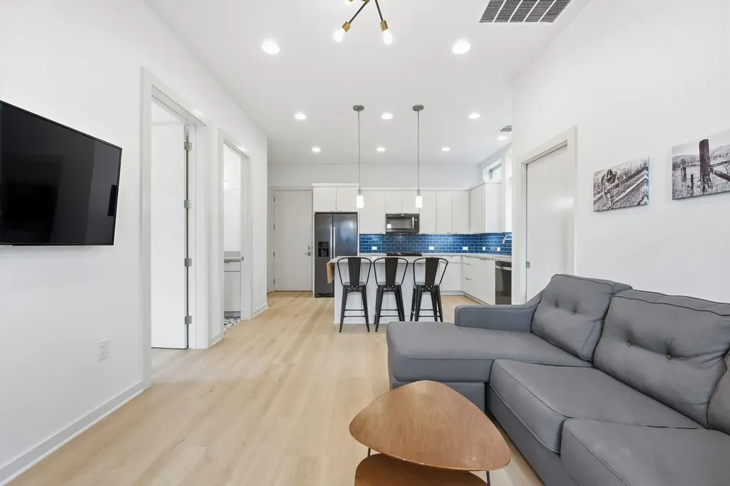 2811 Garwood Street Austin TX 78702
