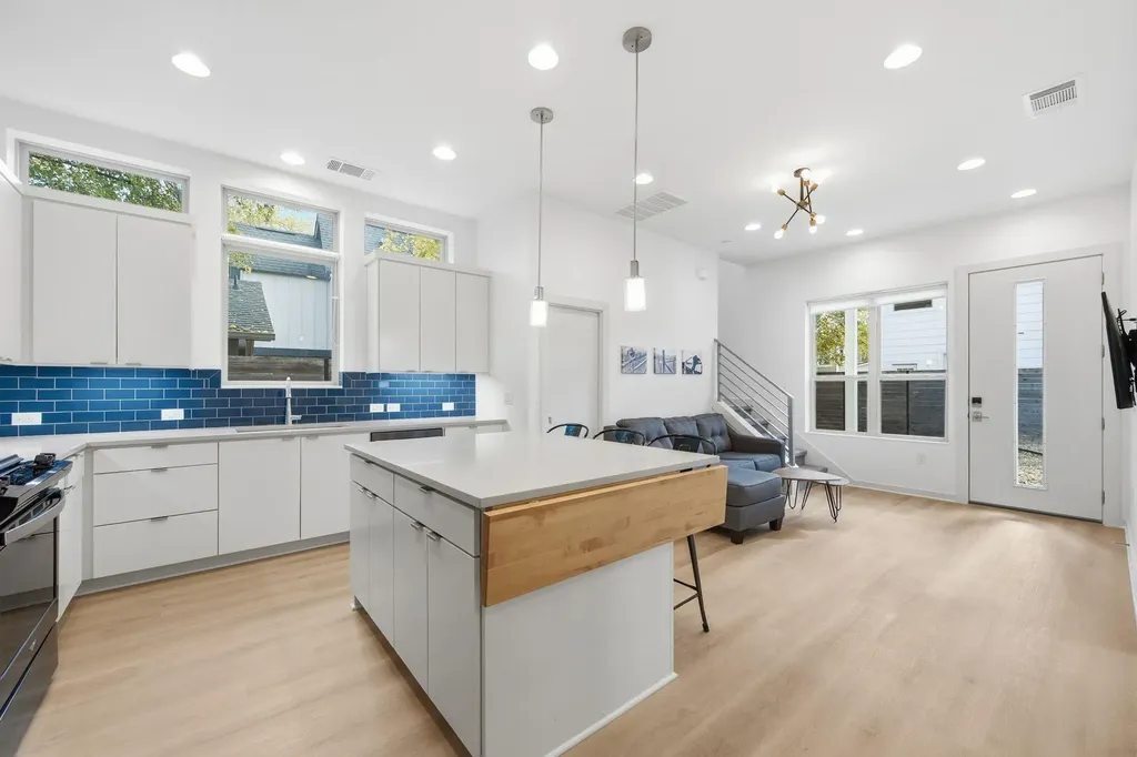 2811 Garwood Street Austin TX 78702