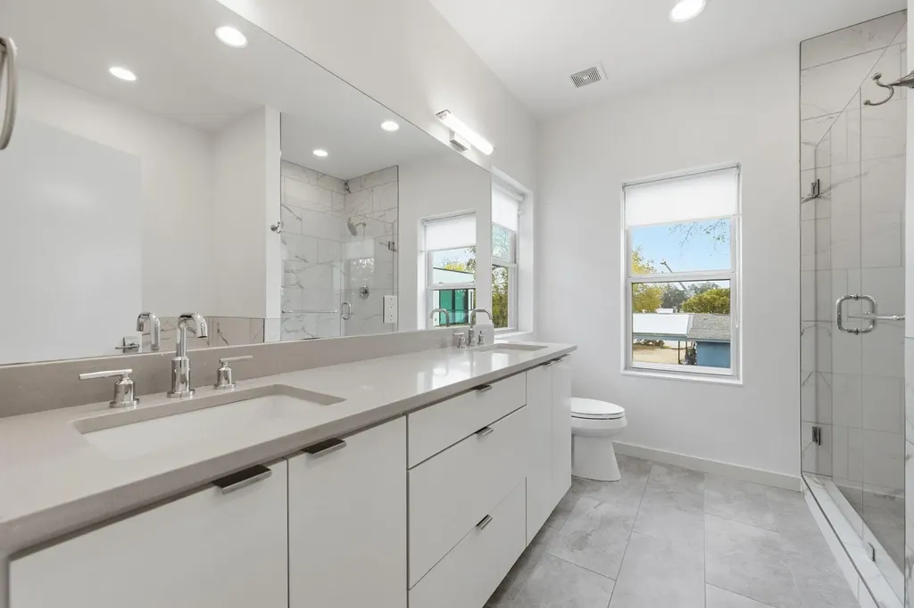2811 Garwood Street Austin TX 78702