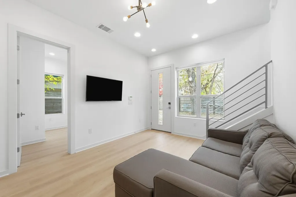 2811 Garwood Street Austin TX 78702