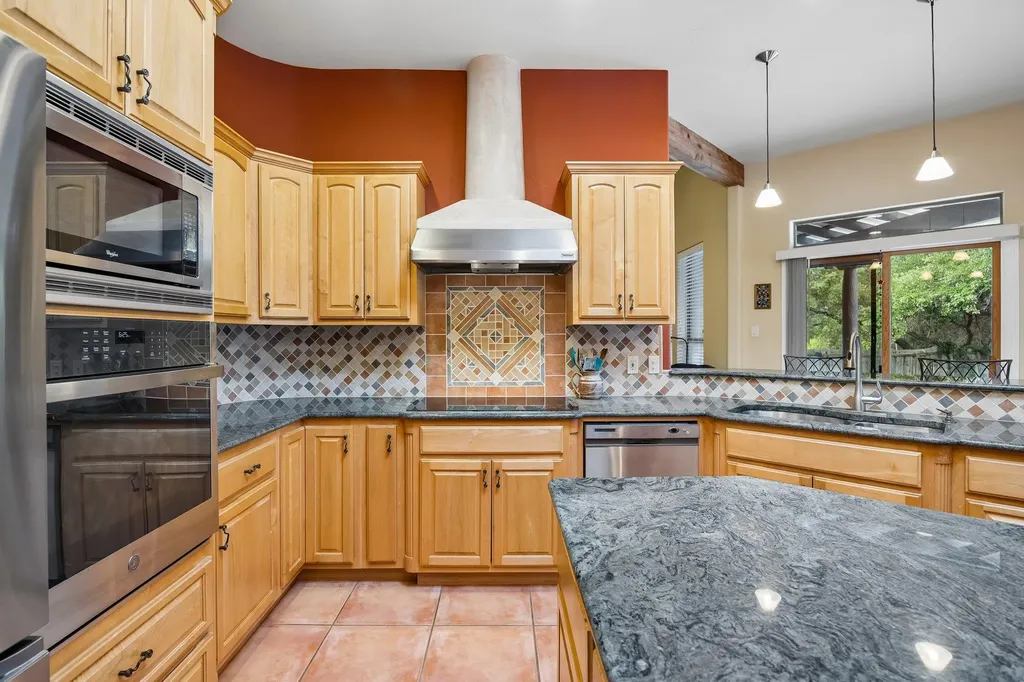 22227 Oban Drive Spicewood TX 78669