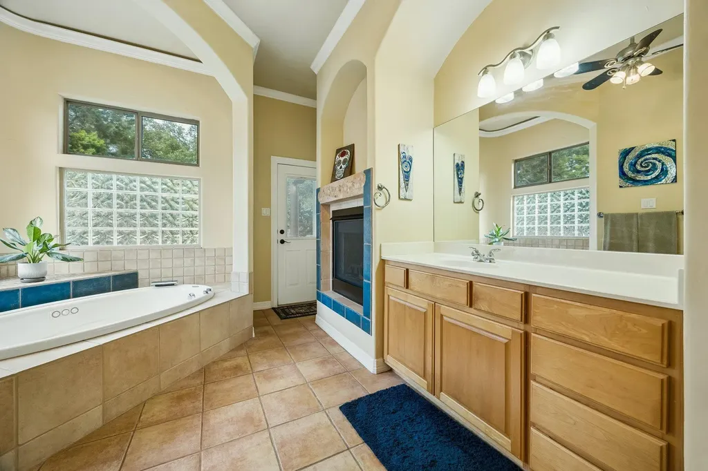 22227 Oban Drive Spicewood TX 78669