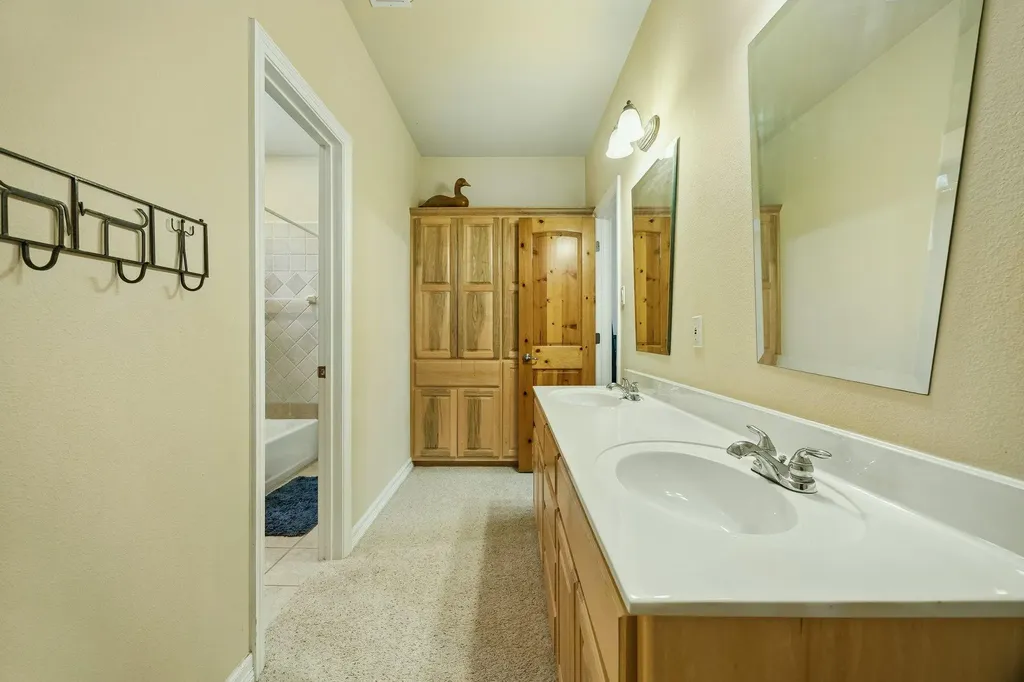 22227 Oban Drive Spicewood TX 78669