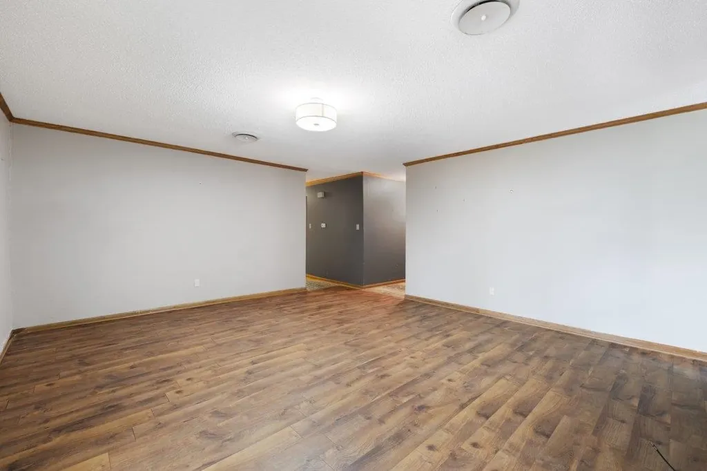 2204 Smith Avenue Taylor TX 76574