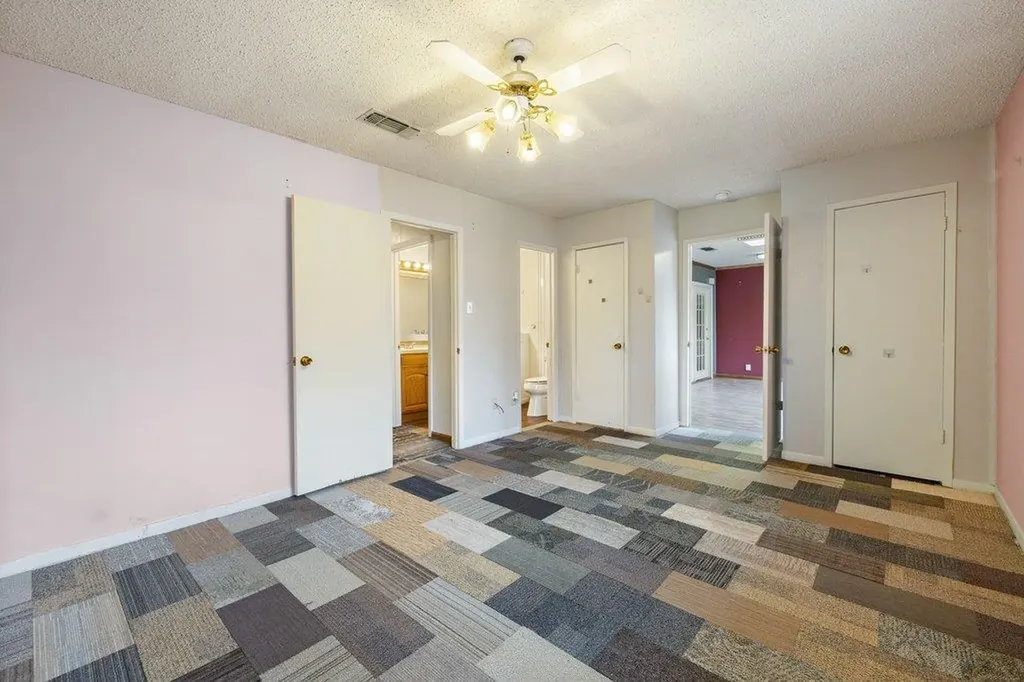 2204 Smith Avenue Taylor TX 76574