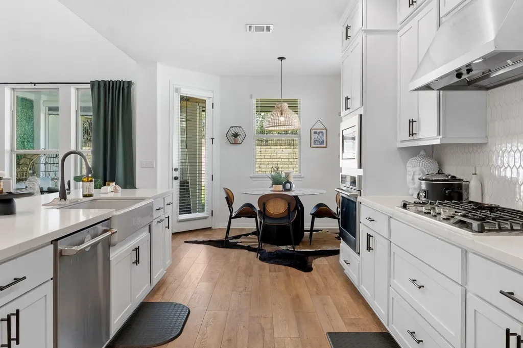 9900 Bayshore Bend Austin TX 78726