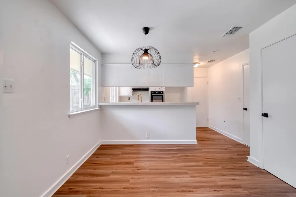 10214 Oak Hollow Drive Austin TX 78758