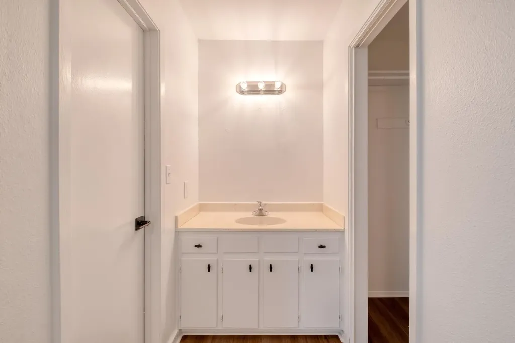 10214 Oak Hollow Drive Austin TX 78758