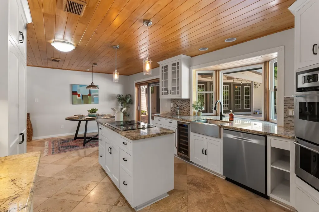 4701 Scottish Woods Cove Austin TX 78746