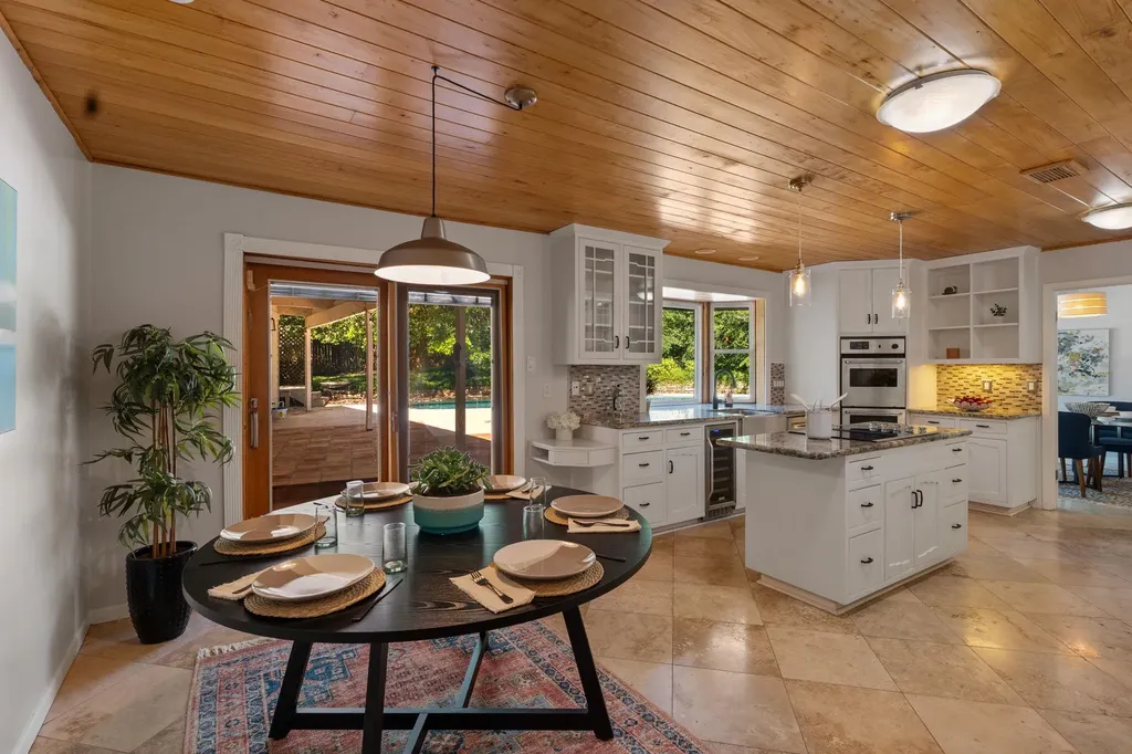4701 Scottish Woods Cove Austin TX 78746