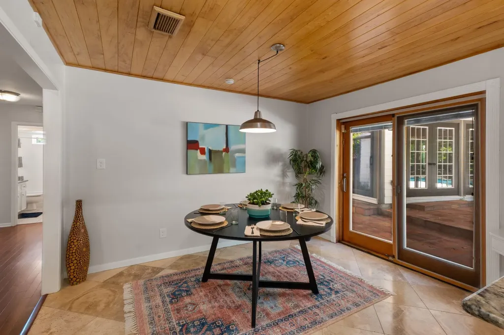 4701 Scottish Woods Cove Austin TX 78746