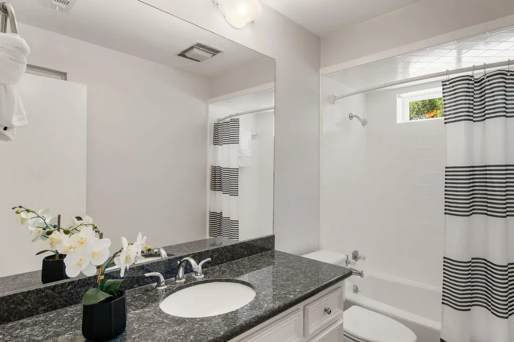 4701 Scottish Woods Cove Austin TX 78746