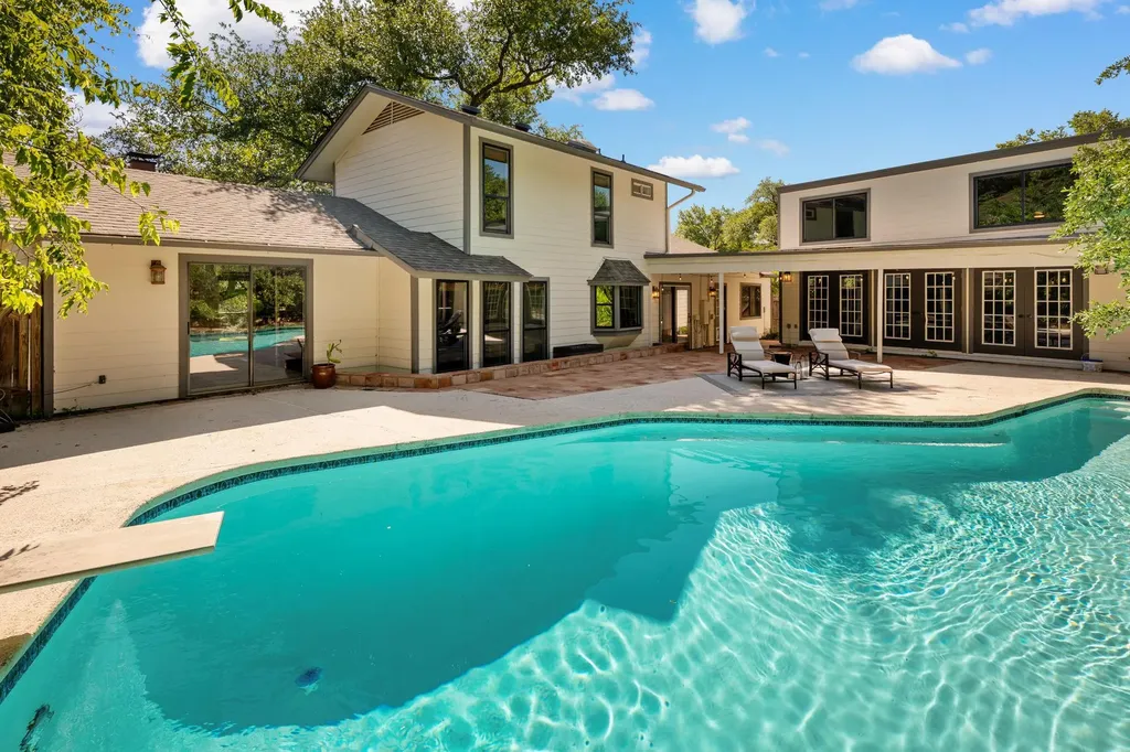 4701 Scottish Woods Cove Austin TX 78746