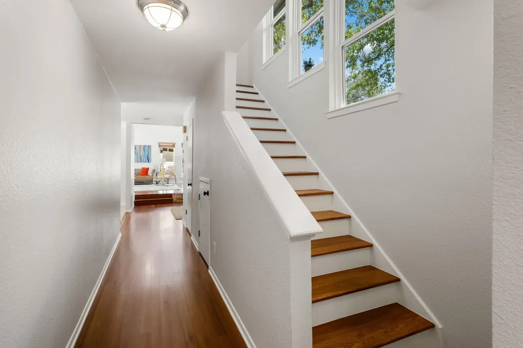 4701 Scottish Woods Cove Austin TX 78746