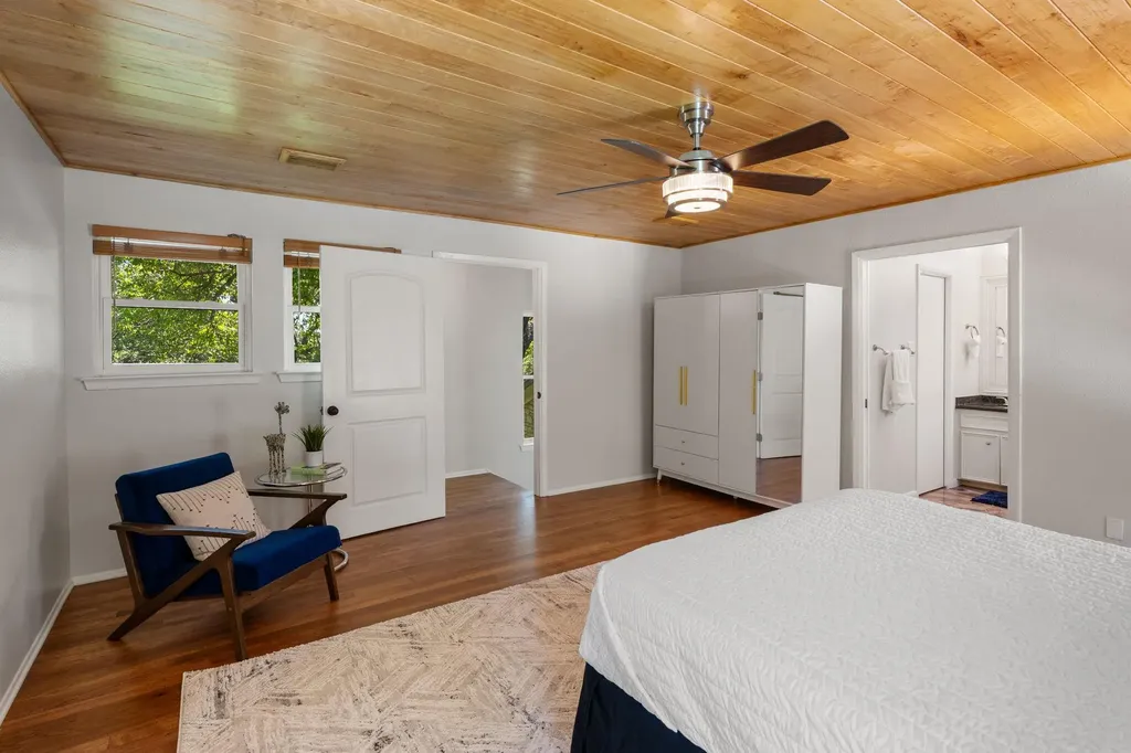 4701 Scottish Woods Cove Austin TX 78746