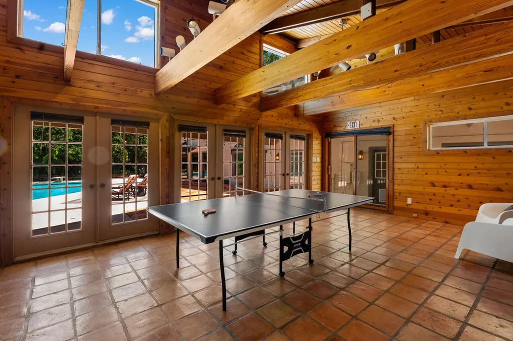 4701 Scottish Woods Cove Austin TX 78746