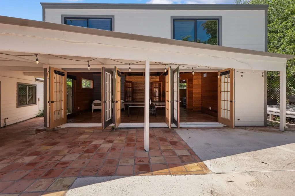 4701 Scottish Woods Cove Austin TX 78746