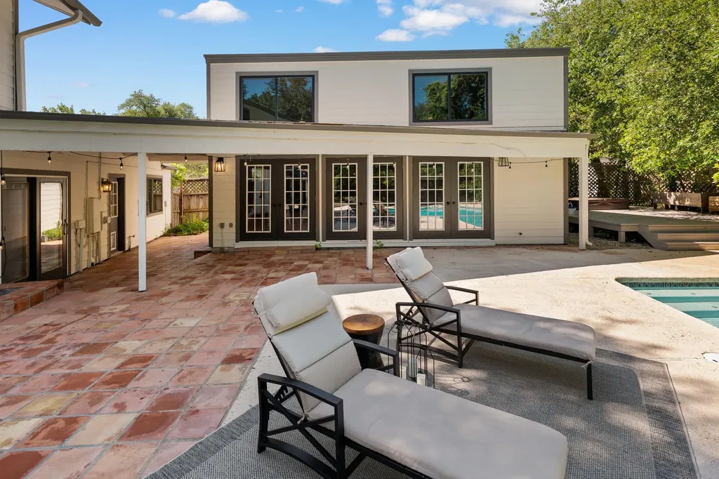 4701 Scottish Woods Cove Austin TX 78746