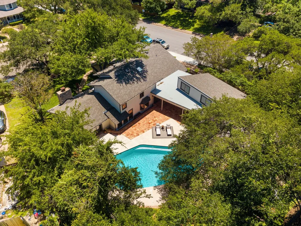 4701 Scottish Woods Cove Austin TX 78746