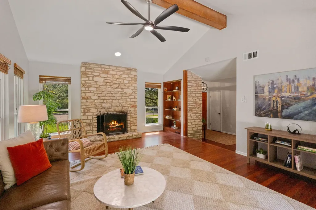 4701 Scottish Woods Cove Austin TX 78746