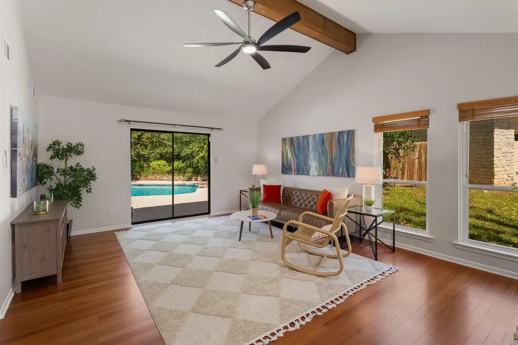 4701 Scottish Woods Cove Austin TX 78746