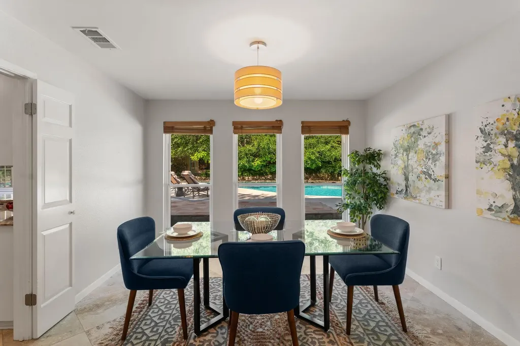 4701 Scottish Woods Cove Austin TX 78746