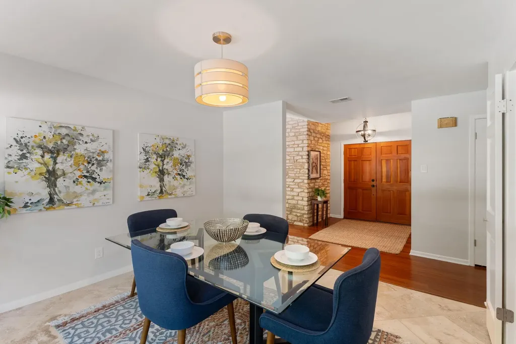 4701 Scottish Woods Cove Austin TX 78746