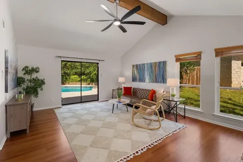 4701 Scottish Woods Cove Austin TX 78746