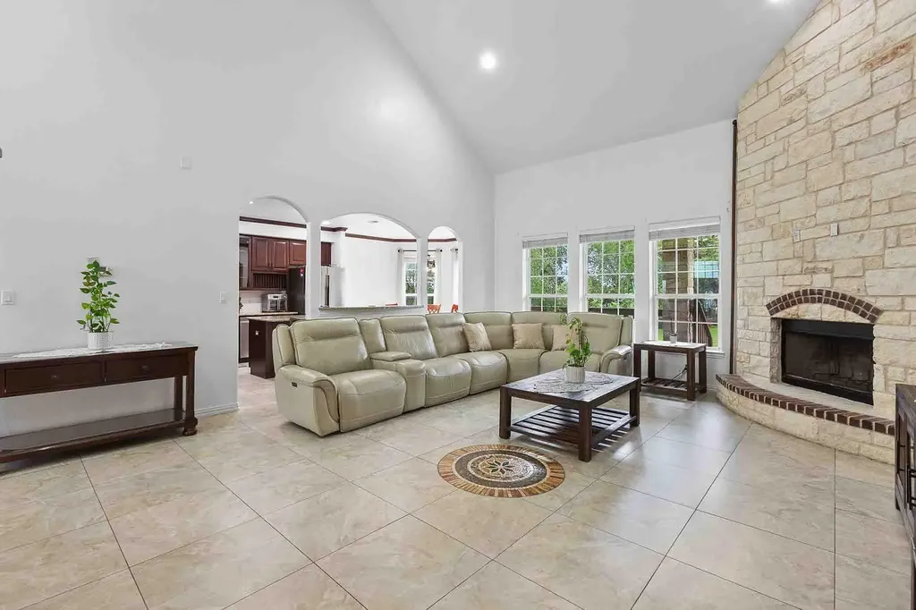 323 Woodbrook Trail Buda TX 78610
