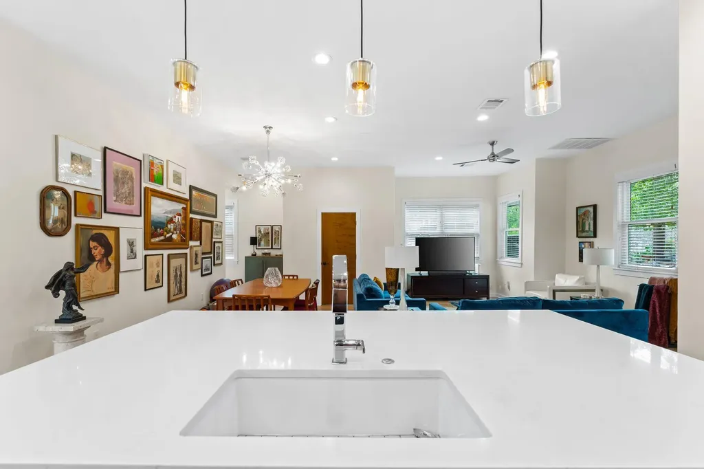 1609 W 8th Street Austin TX 78703