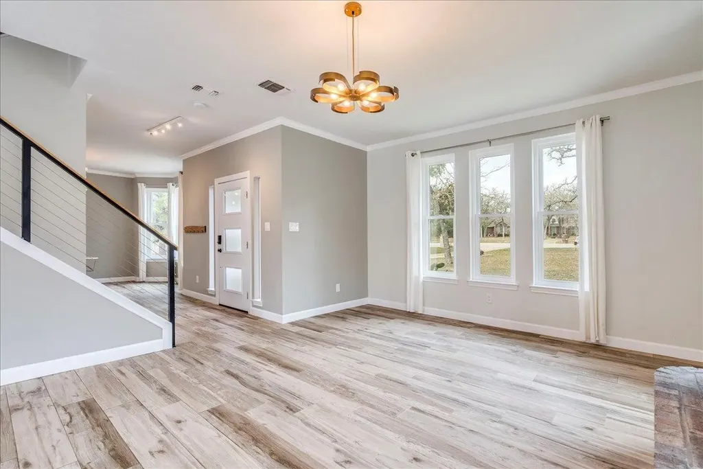 171 N Pin Oak Crossing Elgin TX 78621