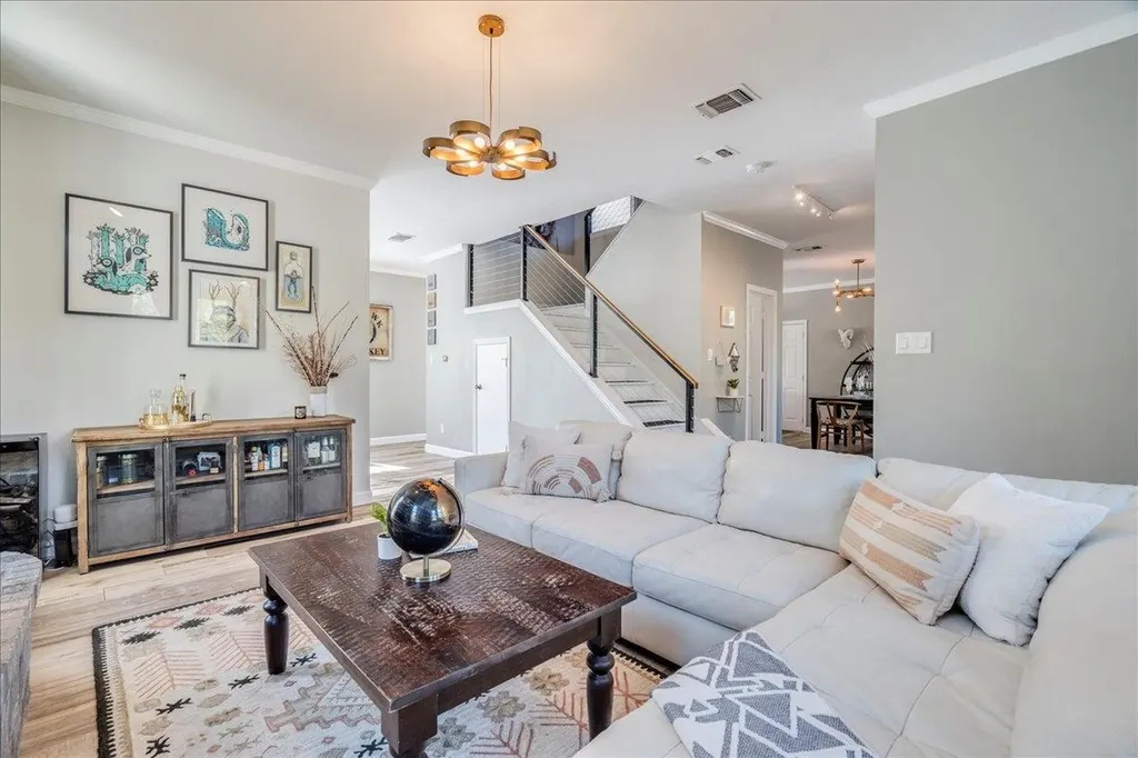 171 N Pin Oak Crossing Elgin TX 78621