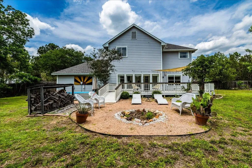 171 N Pin Oak Crossing Elgin TX 78621