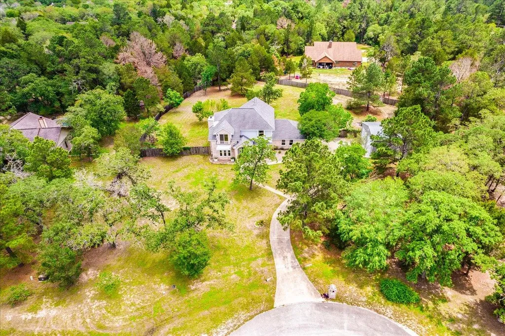 171 N Pin Oak Crossing Elgin TX 78621
