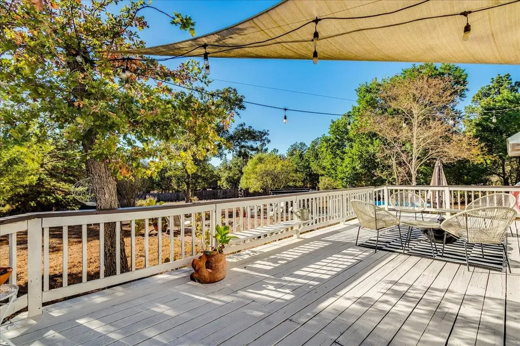 171 N Pin Oak Crossing Elgin TX 78621
