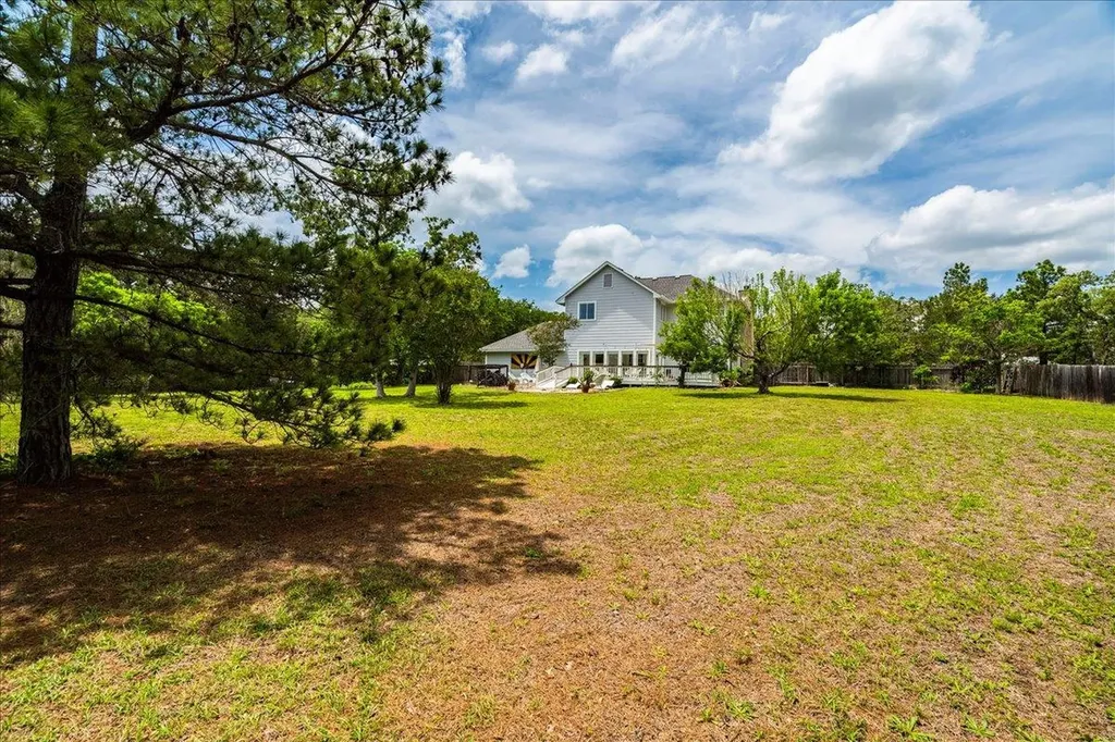 171 N Pin Oak Crossing Elgin TX 78621