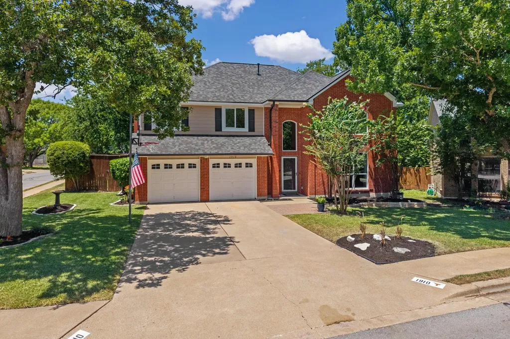 1910 Springwater Drive Round Rock TX 78681