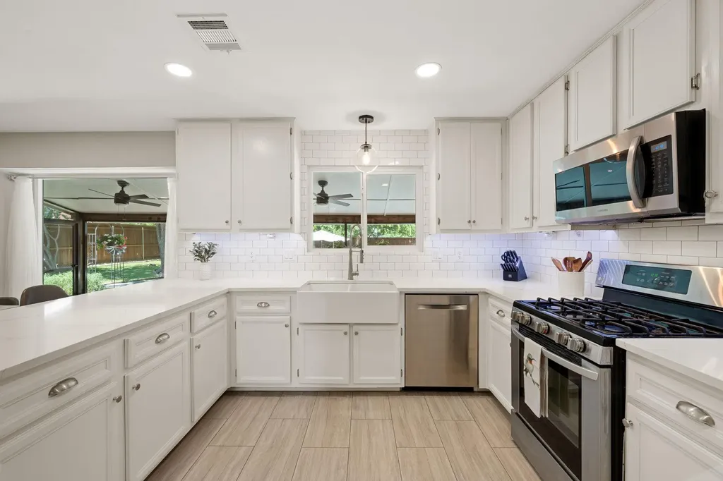 1910 Springwater Drive Round Rock TX 78681