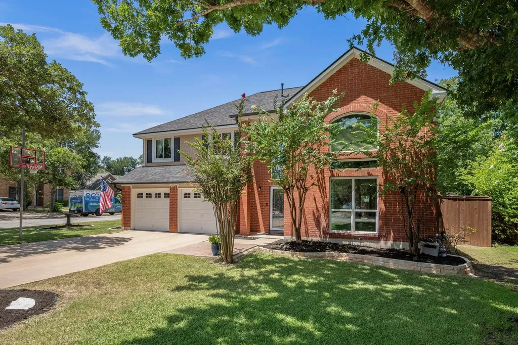 1910 Springwater Drive Round Rock TX 78681